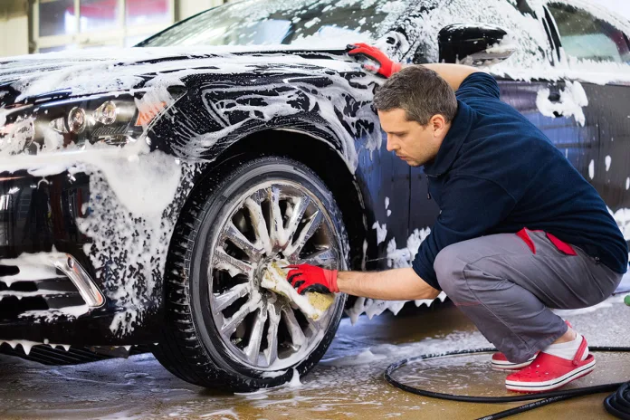 Mẹo rửa xe ô tô sạch bóng như mới đơn giản chỉ với 4 bước